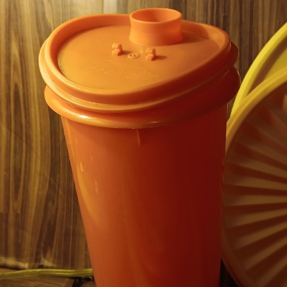 Vintage 1970s orange and gold yellow Tupperware - Picture 3 of 5